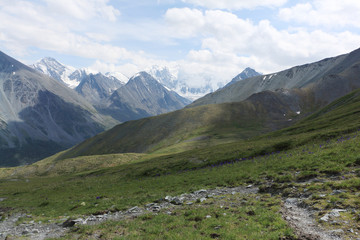 Fototapeta premium View of Belukha Mount from Kara-Turek Pass, Altai Mountains, Russia