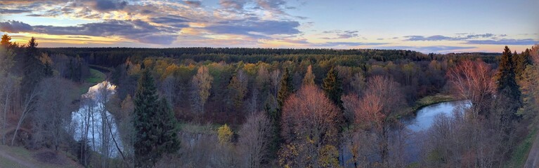 Fototapeta na wymiar panorama of lake in autumn