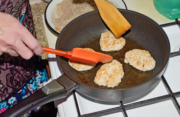 In a frying pan fry the Turkey cutlets.