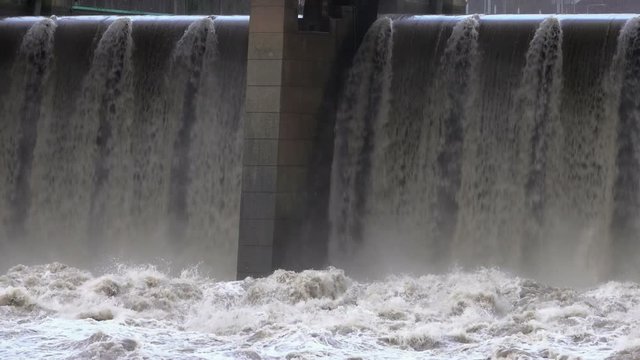 Weir at high water, Saar River, Serrig, Rhineland-Palatinate, Germany, Europe