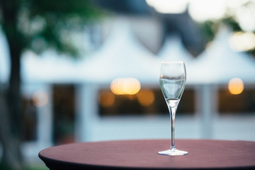 Champagne flows freely in festive events such as weddings and parties. The pleasure of sharing.