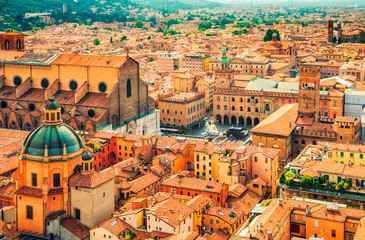 Aerial cityscape view of Piazza Maggiore square in the city of Bologna, Italy. Historic city center of Bologna, Italy. Beautiful ancient historical buildings of Bologna, Italy. Landmark of Italy - obrazy, fototapety, plakaty