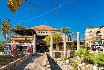 Fototapeta na wymiar Ancient roman columns in the old town of Byblos, Lebanon