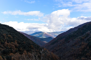 Fototapeta premium mountains in the fall sunny sky