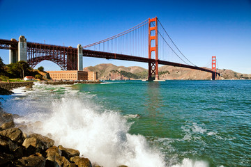 The Golden Gate Bridge w the waves