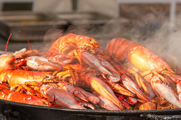 How to Cook Lobster and Crab ,with allspice and bay leaf