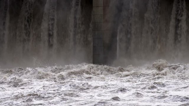 Flood waters at weir, Saar River, Serrig, Rhineland-Palatinate, Germany, Europe