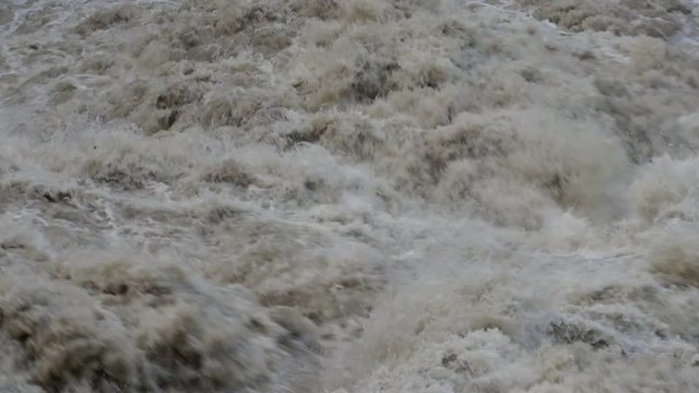 Flood waters at weir, Saar River, Serrig, Rhineland-Palatinate, Germany, Europe