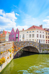 Fototapeta premium Beautiful canal and traditional houses in the old town of Bruges (Brugge), Belgium