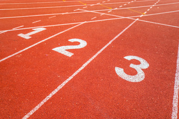 Number of lane on running track in athletic stadium