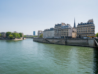 Naklejka premium Beautiful cityscape with the famous Seine river