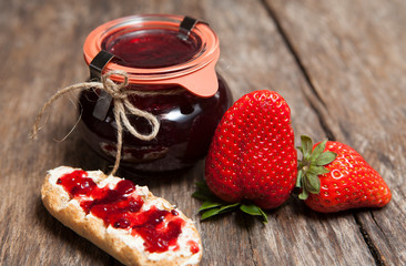 confiture de fraises fait maison