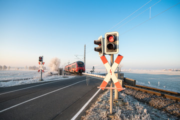 Bahnübergang, Winter, Schranke