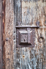Altes Türschloss an einer Holztüre