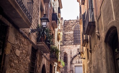 Naklejka premium Paseando por las callejuelas de Barcelona