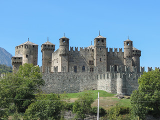 Fototapeta na wymiar Fenis medieval castle
