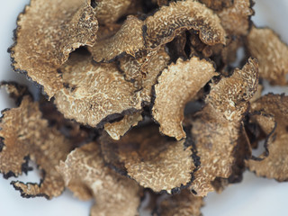 dried black truffles