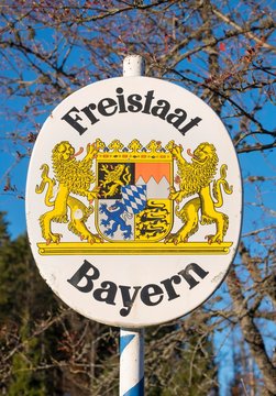 Border sign Bavaria, near Finsterau, Lower Bavaria, Bavaria, Germany, Europe
