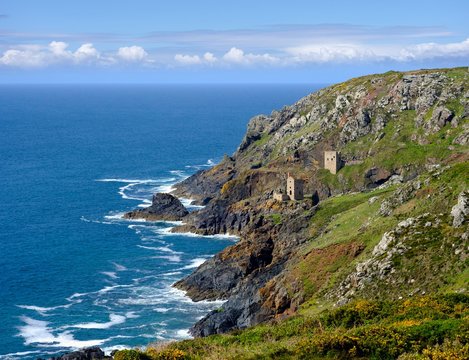 Rocky Coast With Ruins, Former Mine, Old Tin Mine, Botanical Lacquer Mine, St Just In Penwith, Cornwall, England, Great Britain