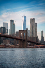 Obraz premium The Brooklyn Bridge over the river
