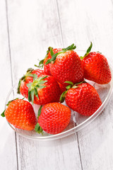 春の味覚　イチゴ