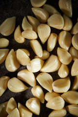 Fresh peeled garlic 