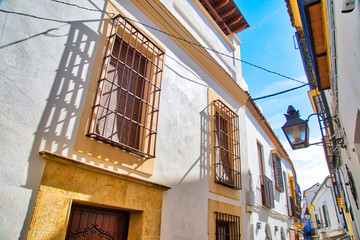 Fototapeta na wymiar Cordoba streets on a sunny day in historic city center