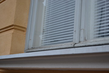 Fototapeta premium old wooden window white window blinds