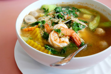 Thai Curry with Shrimps and Vegetable