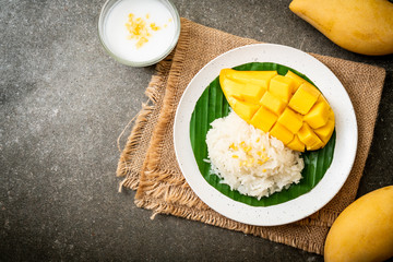 mango with sticky rice