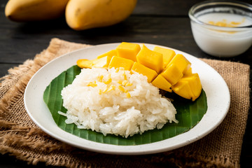 mango with sticky rice