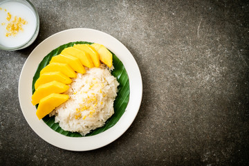 mango with sticky rice
