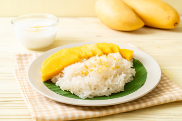 mango with sticky rice