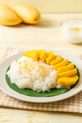 mango with sticky rice