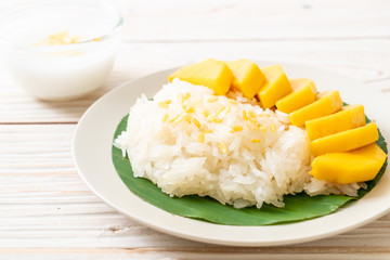 mango with sticky rice
