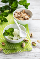 pistachio ice cream and mint