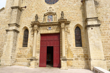 Fototapeta na wymiar Collégiale Notre-Dame-de-la-Carce, Marvejols, Lozère, Occitanie, France