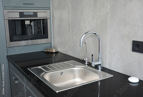 Modern Kitchen Sink Water Tap And Chrome Faucet For Kitchen