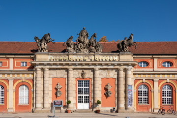 Fototapeta premium Stadtschloß Potsdam ursprünglich Orangerie, unter Friedrich Wilhelm I zum Pferdestall (Marstall) umgebaut. Hete beherbergt es das Podsdamer Filmmuseum