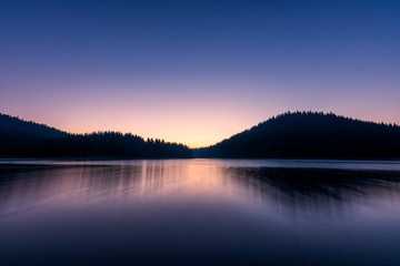 Obraz premium Morning at mountain lake