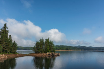 Fototapeta premium morning at mountain lake