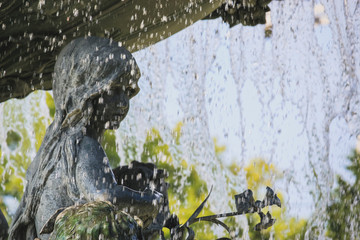 Skulptur in einem Brunnen