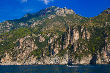 Naklejka premium Tratto di natura selvaggia nella costiera Amalfitana