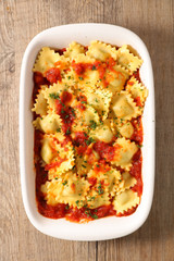 raviolis with tomato sauce