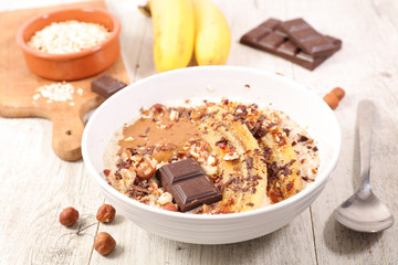 oatmeal with banana and chocolate