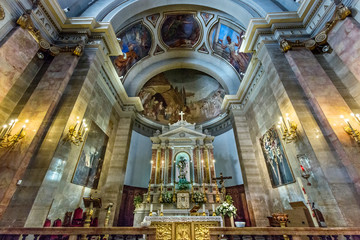 Fototapeta na wymiar Interno Chiesa San Giuseppe - Sassari - Sardegna