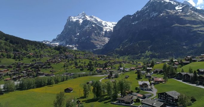 Grindelwald spring fly - Aerial 4K - 2x speed