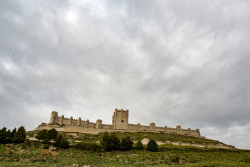 Fototapeta na wymiar view of the castle of Penafiel, Valladolid