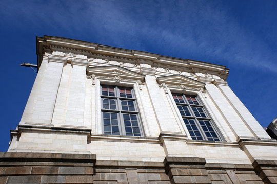 fenêtres du Parlement de Rennes