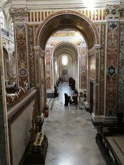 Monopoli - Navata laterale della chiesa della Ss Madia